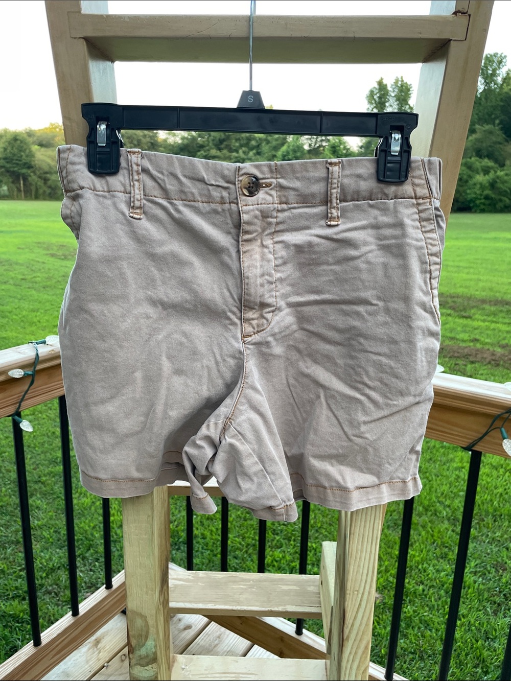Old Navy Women's Light Khaki Bermuda Shorts